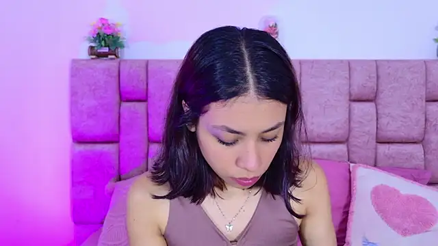 Snapshot of ScarlettLuxe chatting on October 2025 12:39:02 PM ScarlettLuxe online show from October 2025 12:39:02 PM