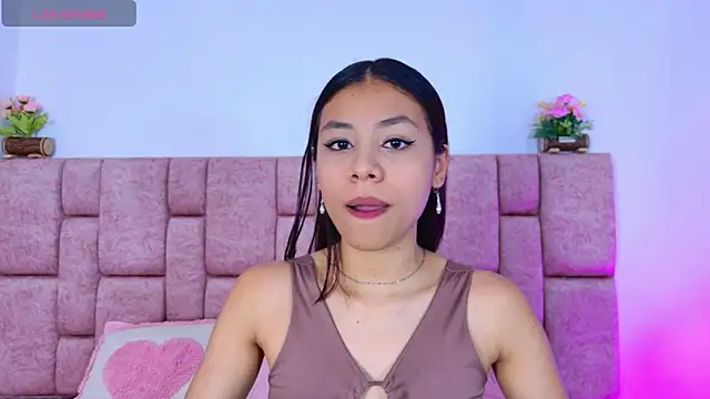 Snapshot of ScarlettLuxe chatting on November 2025 11:31:02 AM ScarlettLuxe online show from November 2025 11:31:02 AM