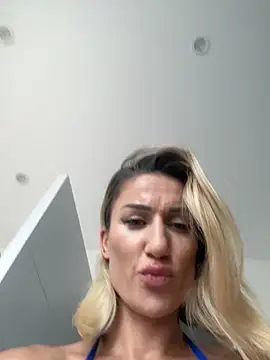 Snapshot of CamyBlossom chatting on October 2025 04:09:02 PM CamyBlossom online show from October 2025 04:09:02 PM