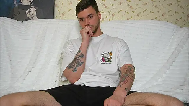 johnstoneisland online show from May 2026 07:46:02 PM