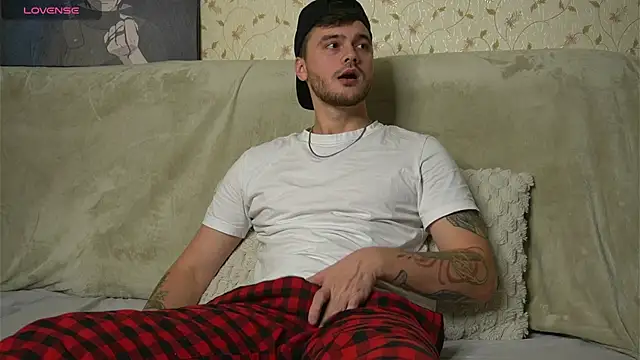 johnstoneisland online show from October 2025 06:20:02 PM