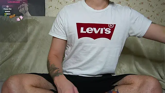 Snapshot of johnstoneisland chatting on December 2025 10:05:02 AM johnstoneisland online show from December 2025 10:05:02 AM