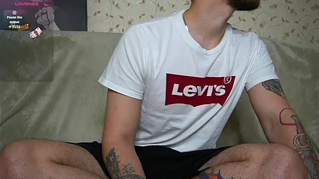 Snapshot of johnstoneisland chatting on December 2025 09:36:02 PM johnstoneisland online show from December 2025 09:36:02 PM