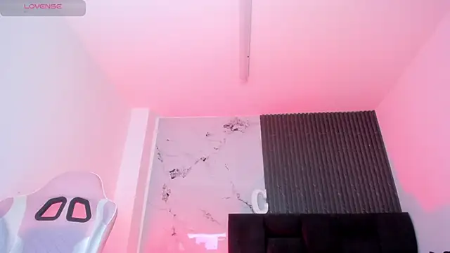 chloesagee online show from May 2026 10:52:02 PM
