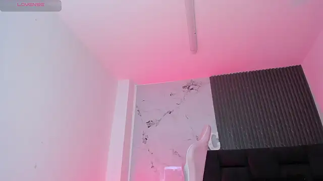 chloesagee online show from June 2026 12:32:02 AM