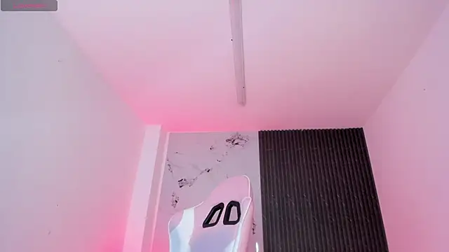 chloesagee online show from February 2026 09:47:02 PM