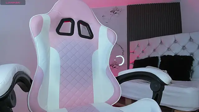 chloesagee online show from October 2025 11:25:02 PM