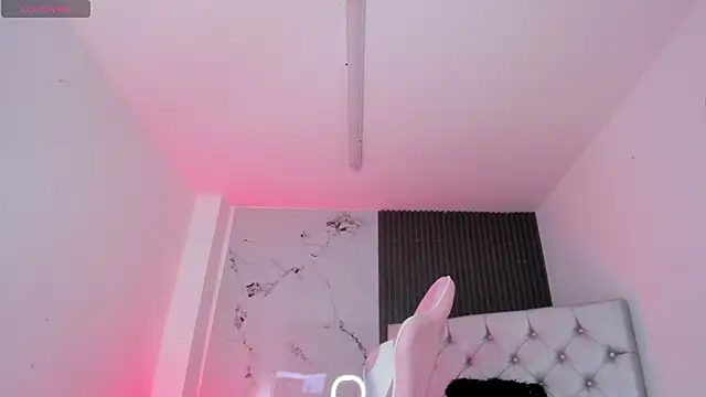 chloesagee online show from February 2026 09:43:02 PM