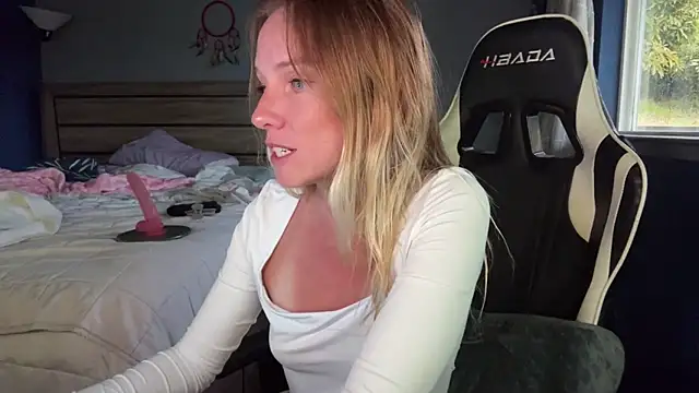 ajmiller25 online show from April 2026 02:07:01 AM