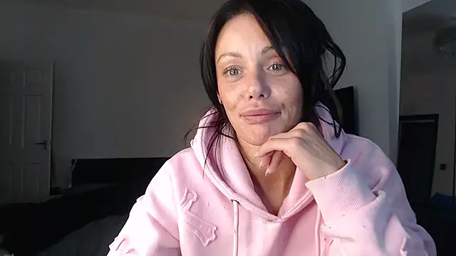 Snapshot of OliviaRyan22 chatting on November 2025 09:30:01 PM OliviaRyan22 online show from November 2025 09:30:01 PM