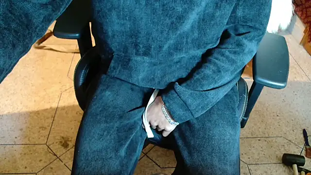 JUSTFORRICH online show from February 2026 08:13:02 AM