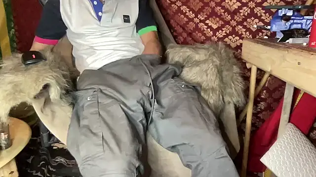 JUSTFORRICH online show from December 2025 07:30:01 PM