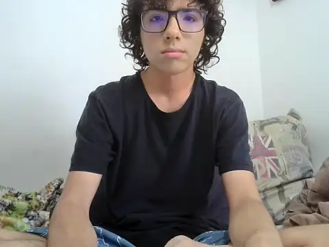 BBoyLatino0 online show from October 2025 06:09:01 PM