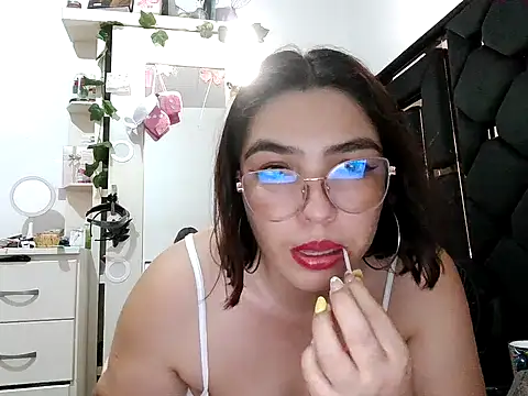 Snapshot of vegacristal88 chatting on May 2026 09:20:02 PM vegacristal88 online show from May 2026 09:20:02 PM