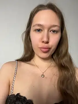 Molly Kisss online show from May 2026 04:02:02 PM