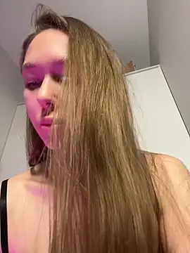 Molly Kisss online show from June 2026 05:23:02 PM