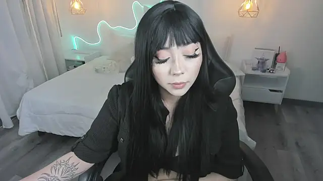 Noahcryptic online show from May 2026 04:53:02 AM