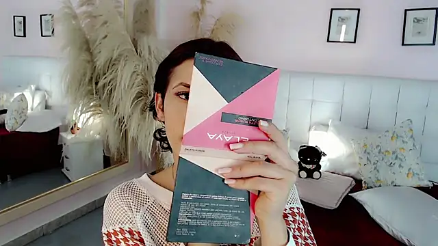 nathalialoes1 online show from December 2025 07:04:01 PM