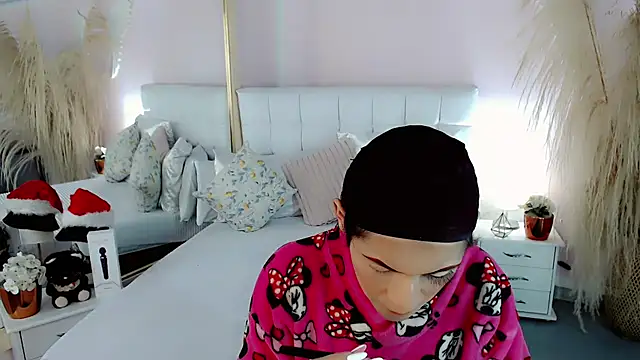 nathalialoes1 online show from December 2025 12:33:02 PM