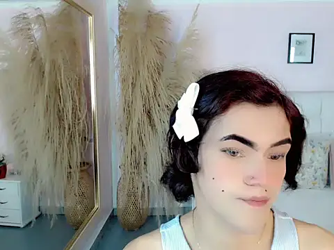 nathalialoes1 online show from October 2025 07:00:01 PM