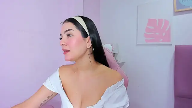 Snapshot of milk_candy18 chatting on November 2025 11:31:02 AM milk candy18 online show from November 2025 11:31:02 AM