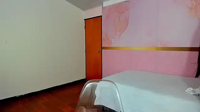 milk candy18 online show from September 2025 01:04:01 PM