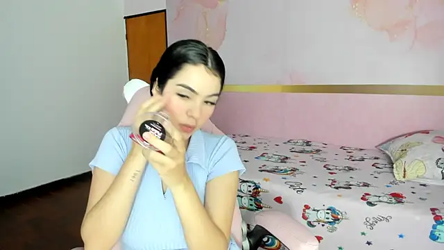 Snapshot of milk_candy18 chatting on October 2025 10:47:01 AM milk candy18 online show from October 2025 10:47:01 AM