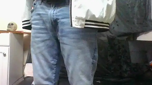 jarjar83 online show from November 2025 05:36:01 AM