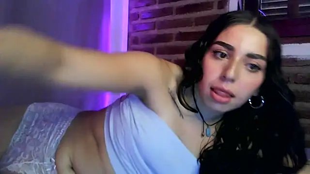 sweetbrunette22 online show from November 2025 06:19:01 PM