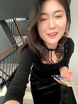 xtt1689999 online show from October 2025 03:25:02 AM