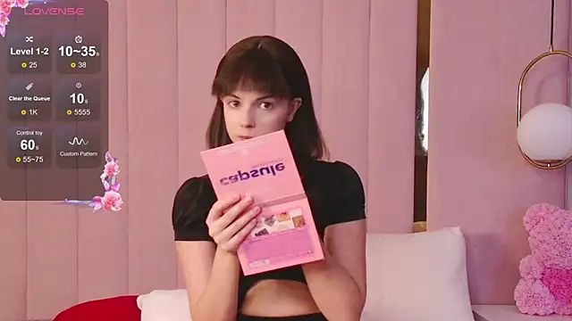 Snapshot of Miranda_Kerry chatting on December 2025 06:27:01 AM Miranda Kerry online show from December 2025 06:27:01 AM