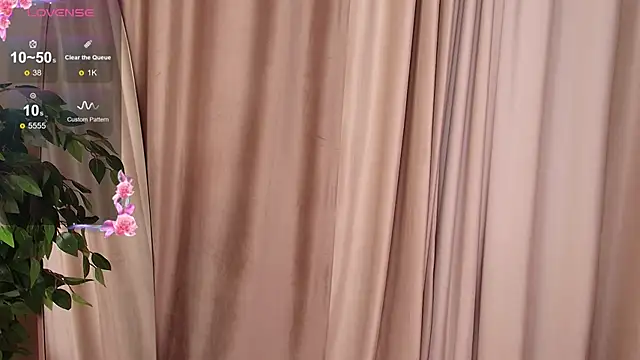 Snapshot of Miranda_Kerry chatting on November 2025 07:02:01 AM Miranda Kerry online show from November 2025 07:02:01 AM