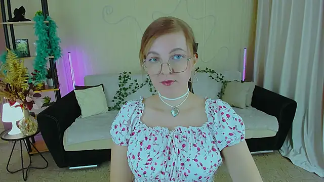 Snapshot of YourUniverser chatting on November 2025 09:53:02 AM YourUniverser online show from November 2025 09:53:02 AM