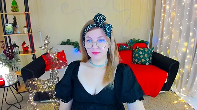 Snapshot of YourUniverser chatting on December 2025 10:37:01 AM YourUniverser online show from December 2025 10:37:01 AM