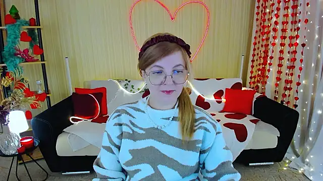 Snapshot of YourUniverser chatting on February 2026 09:20:01 AM YourUniverser online show from February 2026 09:20:01 AM