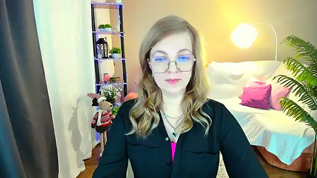 Snapshot of YourUniverser chatting on November 2025 09:19:02 AM YourUniverser online show from November 2025 09:19:02 AM