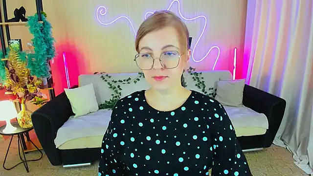 Snapshot of YourUniverser chatting on November 2025 09:12:02 AM YourUniverser online show from November 2025 09:12:02 AM