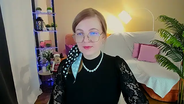 Snapshot of YourUniverser chatting on December 2025 09:32:01 AM YourUniverser online show from December 2025 09:32:01 AM