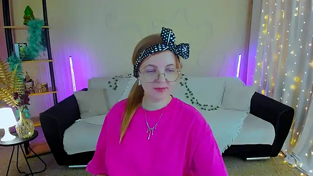 Snapshot of YourUniverser chatting on January 2026 09:57:02 AM YourUniverser online show from January 2026 09:57:02 AM