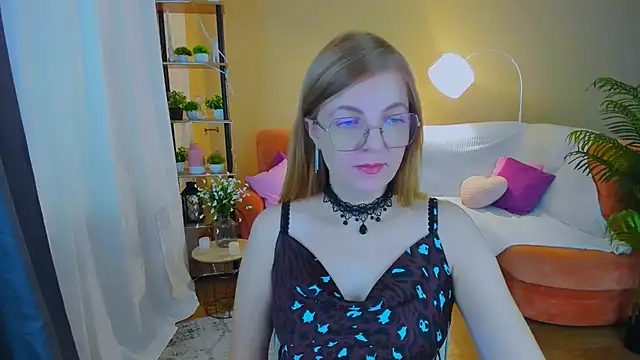 Snapshot of YourUniverser chatting on November 2025 09:46:02 AM YourUniverser online show from November 2025 09:46:02 AM