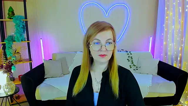 Snapshot of YourUniverser chatting on February 2026 10:32:01 AM YourUniverser online show from February 2026 10:32:01 AM