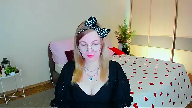YourUniverser online show from May 2026 04:45:02 AM