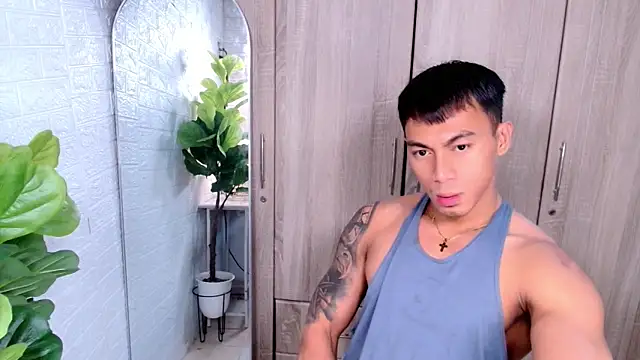 PinooyMilker online show from October 2025 03:43:01 AM
