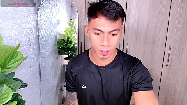 PinooyMilker online show from November 2025 04:49:02 AM