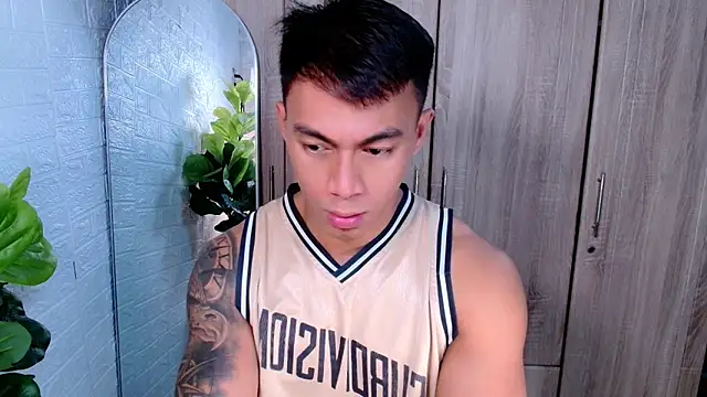 PinooyMilker online show from November 2025 01:54:01 AM