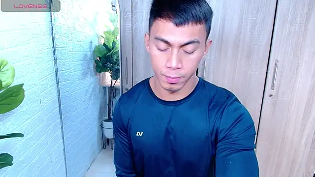 PinooyMilker online show from December 2025 08:58:02 PM