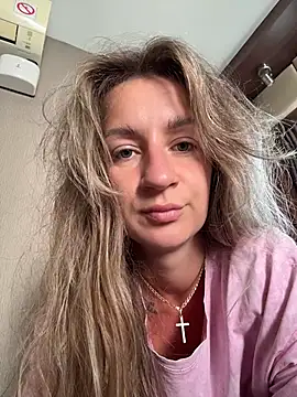 EvvaMur online show from November 2025 01:50:01 AM