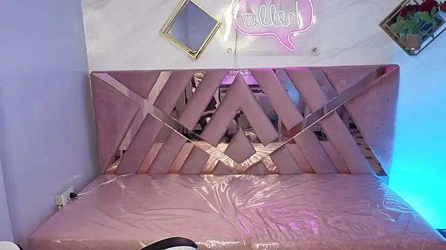 Luna Star v online show from November 2025 03:28:02 AM