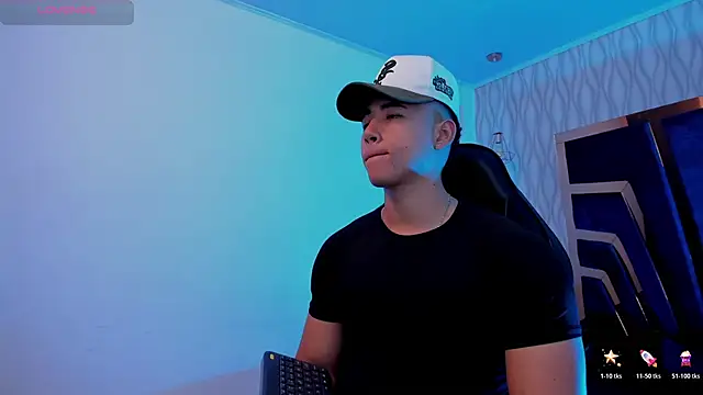 Snapshot of Draven_Marceaux chatting on November 2025 11:36:01 AM Draven Marceaux online show from November 2025 11:36:01 AM