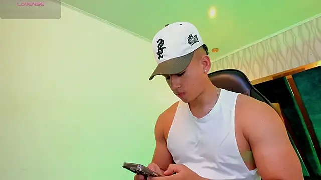 Snapshot of Draven_Marceaux chatting on September 2025 11:20:02 AM Draven Marceaux online show from September 2025 11:20:02 AM
